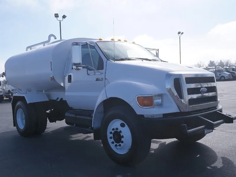 Bulk water delivery truck for pool filling and construction water supply in Atlanta